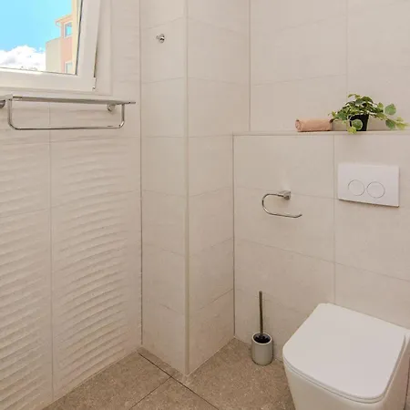 Apartment Awesome In *